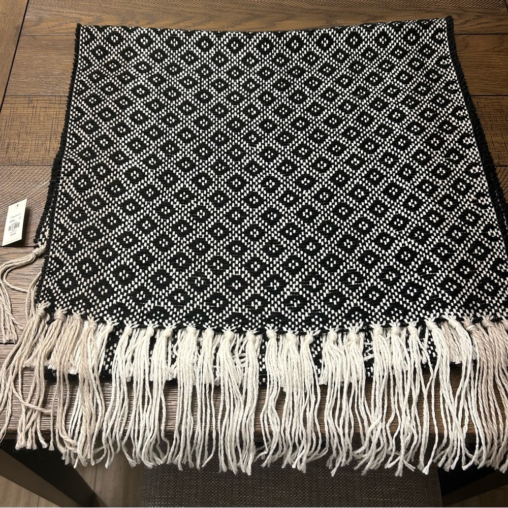 Francesca's Collections Black and White Diamond Fringe Wrap